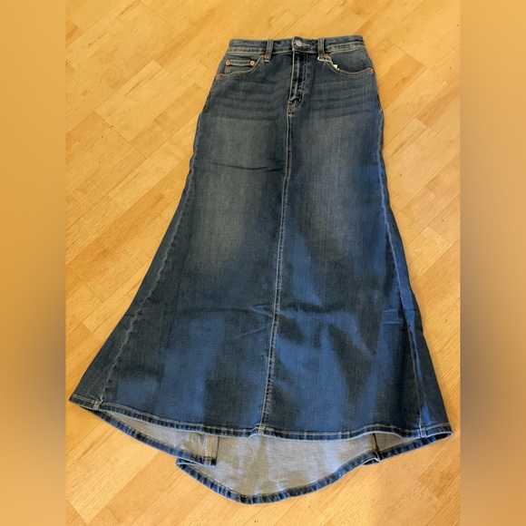 Fishtail Denim Maxi Skirt - Picture 4 of 9